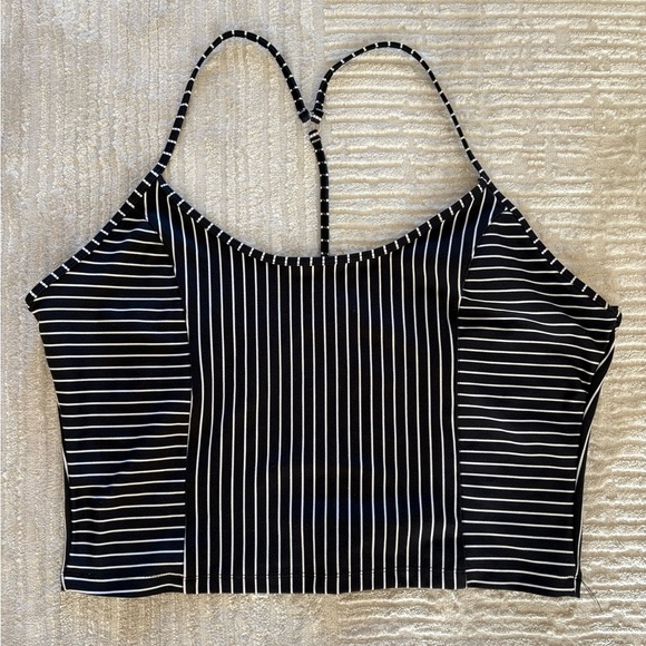Victoria's Secret On Point Cropped Cami Tank in black white stripe - Size XXL - Picture 4 of 5